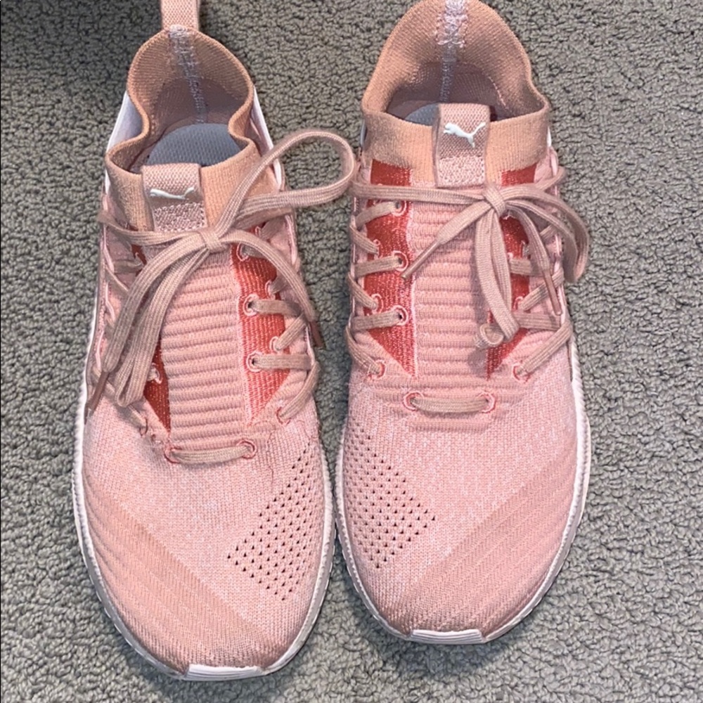 Puma tennis shoes